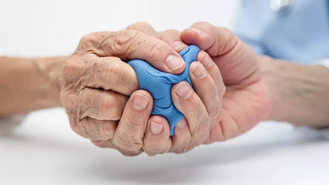 Krafttraining lindert Schmerzen bei Fingerarthrose - Bild: über boerse-global.de