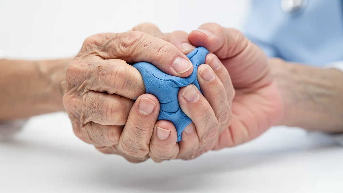 Krafttraining lindert Schmerzen bei Fingerarthrose - Foto: über boerse-global.de