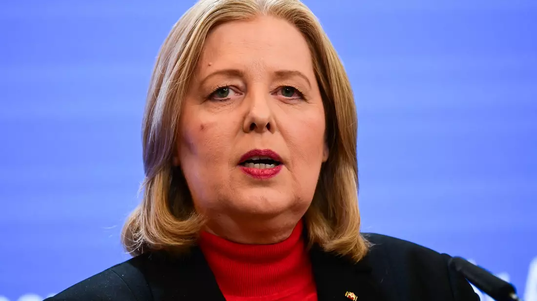 Bundessozialministerin Bärbel Bas will einkommensschwache Rentnerinnen und Rentner weiter unterstützen. (Archivfoto) - Bild: Sebastian Christoph Gollnow/dpa