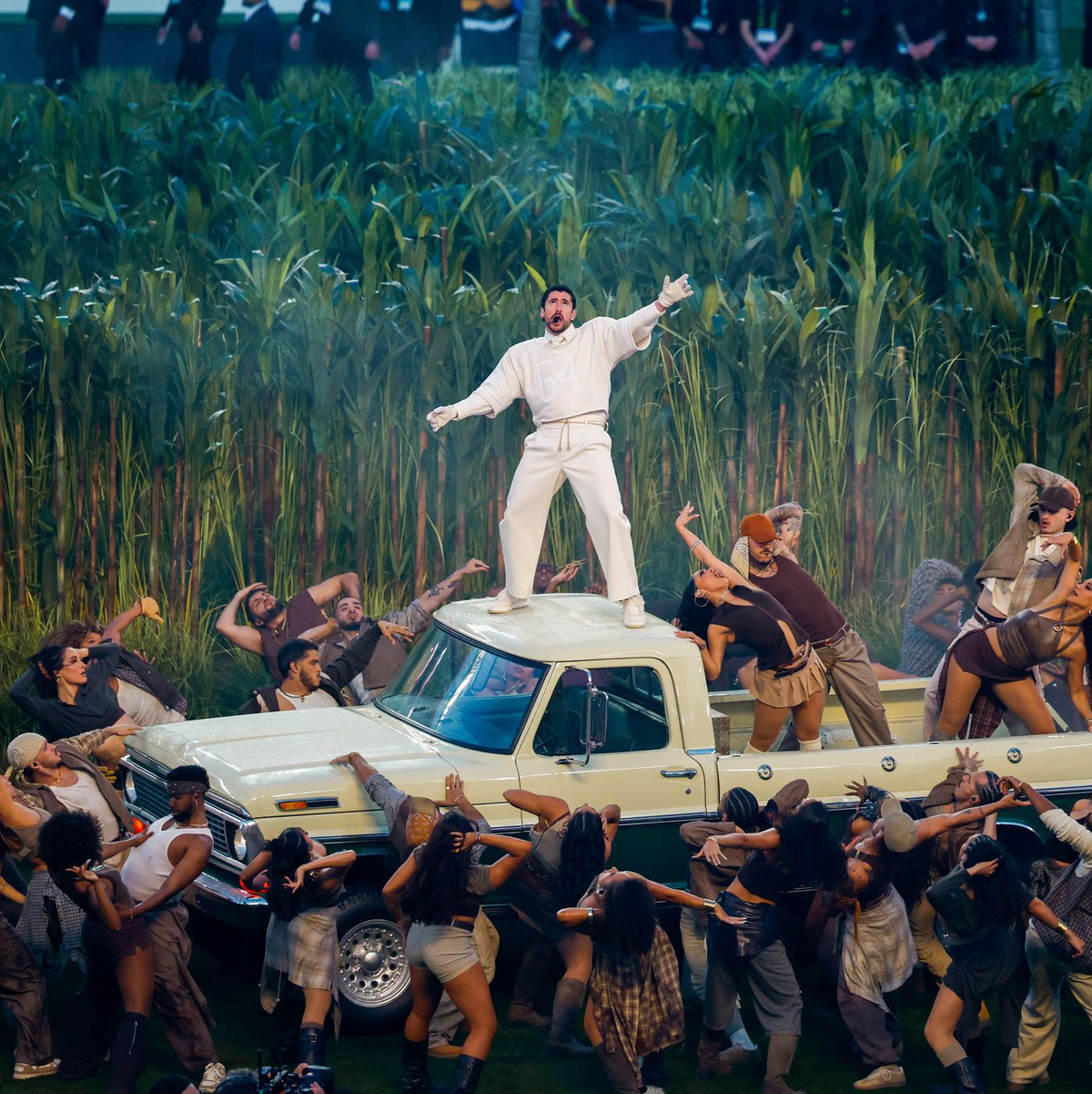 Der Latin-Künstler inszenierte auf der großen Bühne eine riesige Tanzparty. - Foto: Stephen Lam/San Francisco Chronicle/dpa