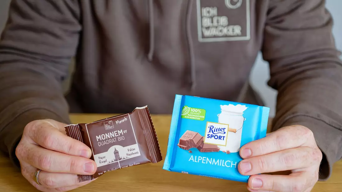 Ritter Sport sieht durch den Haferriegel nach eigenen Angaben seine Marke bedroht. (Archivbild) - Bild: Uwe Anspach/dpa