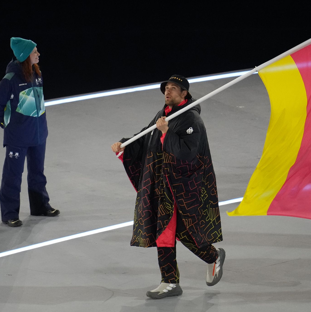 Deutschlands Starstürmer Leon Draisaitl kam bereits am Freitag in Mailand an. - Foto: Ben Curtis/AP/dpa