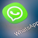 Whatsapp muss sich seit Kurzem neben den Wettbewerbsregeln auch an weitere strengere EU-Digitalregeln halten. (Symbolbild) - Foto: Fabian Sommer/dpa