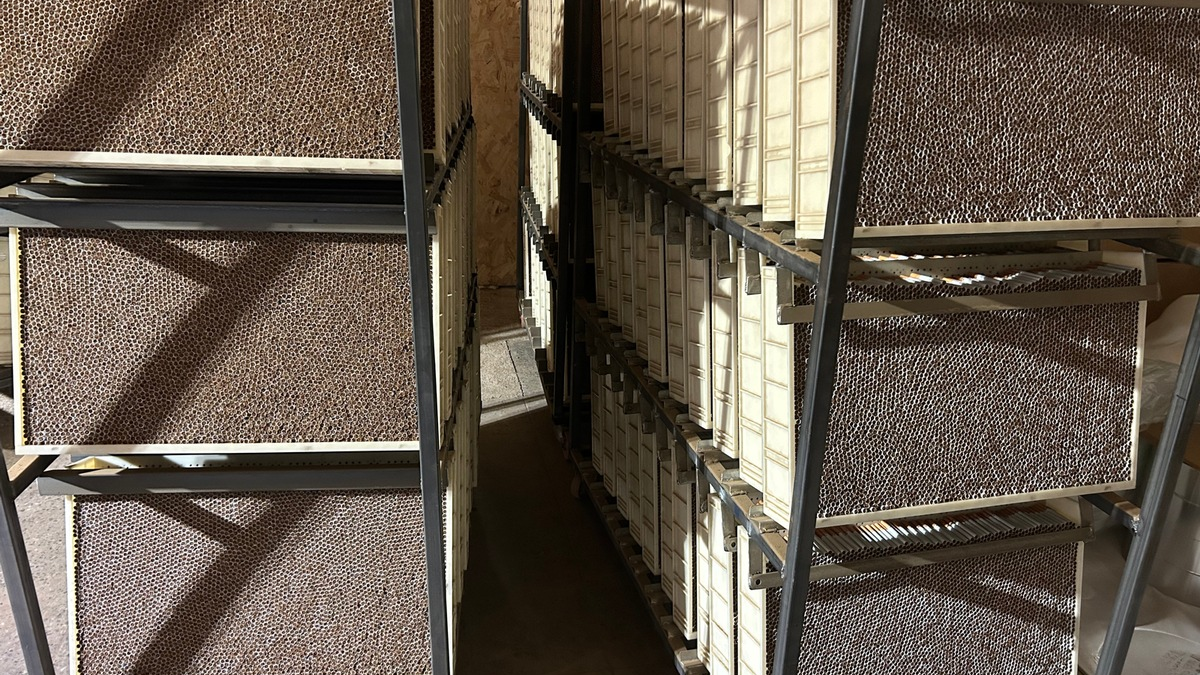 ZOLL-H: Illegale Zigarettenfabrik in Sachsen-Anhalt / ZOLL veröffentlicht neue Erkenntnisse / Vier Festnahmen im Einsatzverlauf, umfangreiche Beweissicherung - Foto: presseportal.de