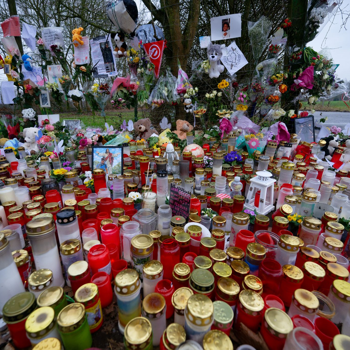 Die Anteilnahme nach dem Tod des Jungen ist groß. - Foto: Henning Kaiser/dpa