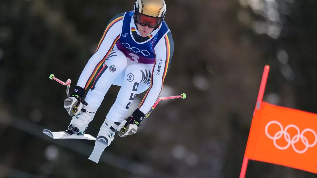 Fuhr in der Abfahrt auf Rang elf: Simon Jocher. - Bild: Julia Demaree Nikhinson/AP/dpa