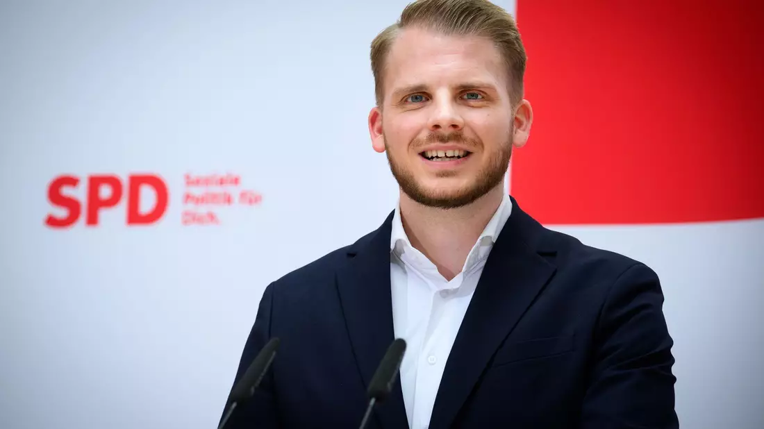 SPD-Generalsekretär sieht Gesprächen mit der Union optimistisch entgegen. (Archivfoto) - Bild: Bernd von Jutrczenka/dpa
