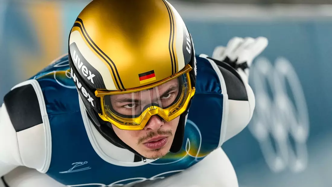 Philipp Raimund gewinnt Skisprung-Gold. - Bild: Matthias Schrader/AP/dpa