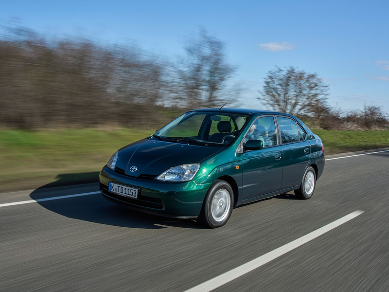 Hässliches Entlein und Elektro-Pionier: Ob man das Design des Toyota Prius nun mag, bleibt Geschmacksache. Seine Vorreiterrolle in Sachen Elektromobilität ist aber unbestritten. (Archivbild) - Foto: Toyota/dpa-tmn