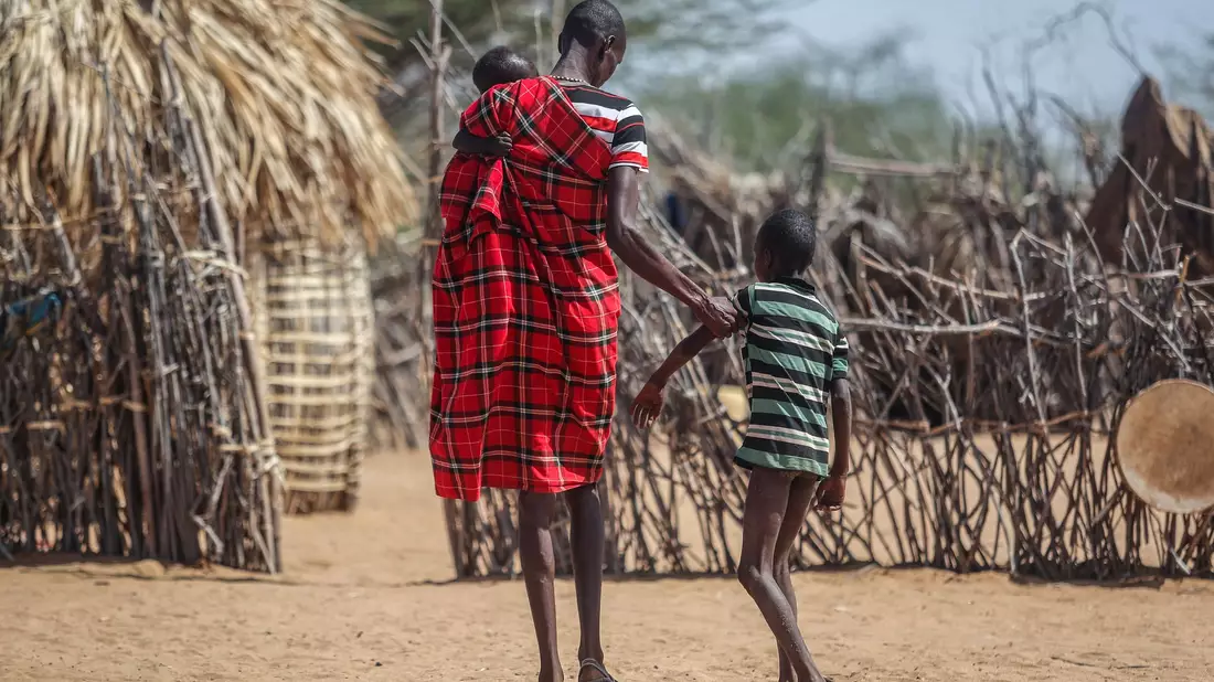 Für Nomaden wie die Massai oder Samburu ist der Verlust von Weideland durch Dürre und Klimawandel existenzbedrohend (Archivbild) - Bild: Brian Inganga/AP/dpa