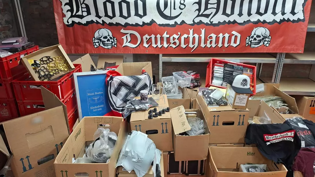POL-GOE: Gemeinsame Pressemitteilung der STA Göttingen und der ZKI der Polizeidirektion Göttingen: Umfangreiche Durchsuchungsmaßnahmen in einem Ermittlungsverfahren gegen Rechtsextremisten - Bild: presseportal.de