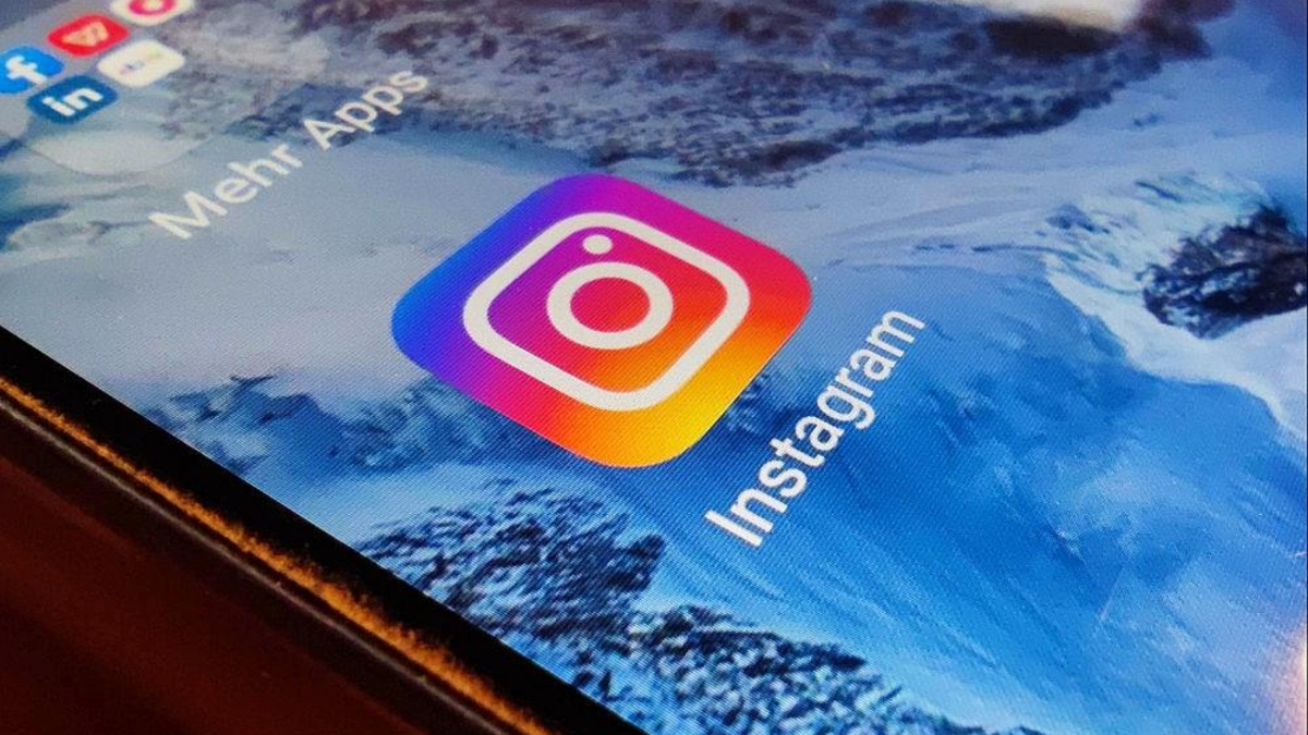 Instagram-Logo auf einem Smartphone (Archiv) - Foto: via dts Nachrichtenagentur