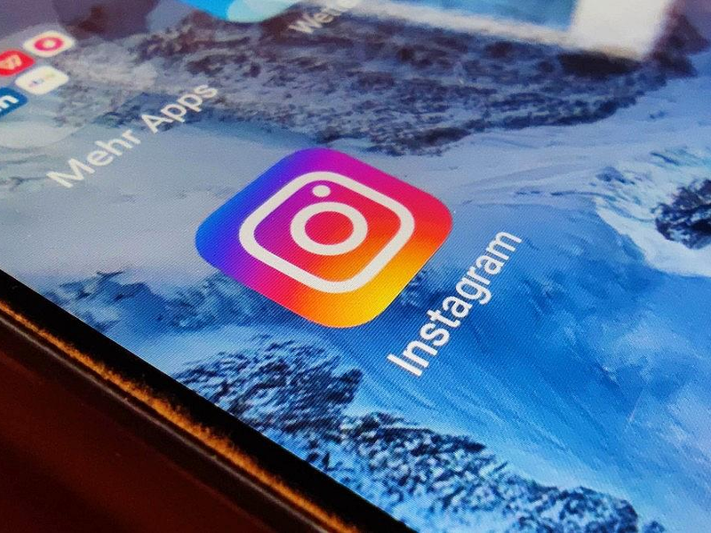 Instagram-Logo auf einem Smartphone (Archiv) - Foto: via dts Nachrichtenagentur