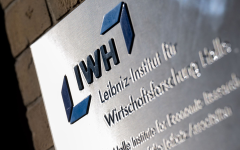 Die Zahl der Insolvenzen in Deutschland ist laut IWH derzeit eher hoch. - Foto: Hendrik Schmidt/dpa Die Zahl der Insolvenzen in Deutschland ist laut IWH derzeit eher hoch. - Foto: Hendrik Schmidt/dpa