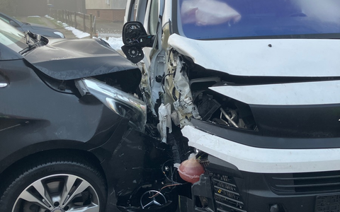 POL-HI: Verkehrsunfall mit vier beteiligten Fahrzeugen und hohen Sachschaden - Foto: presseportal.de