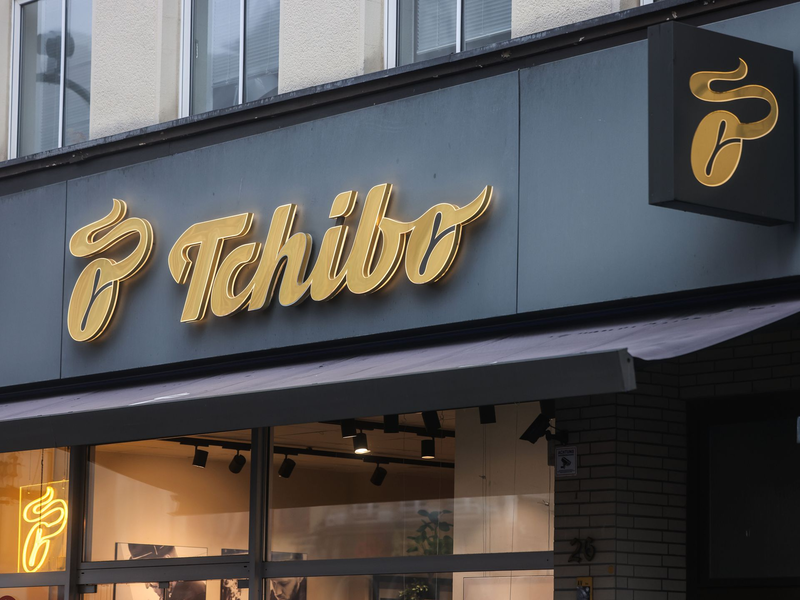 Kaffeeröster Tchibo erhöht Mitte Februar erneut seine Preise. - Foto: Oliver Berg/dpa