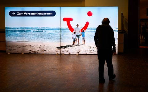 Vor seiner Hauptversammlung legte der Reisekonzern für das Quartal bis Ende Dezember gute Zahlen vor. - Foto: Julian Stratenschulte/dpa