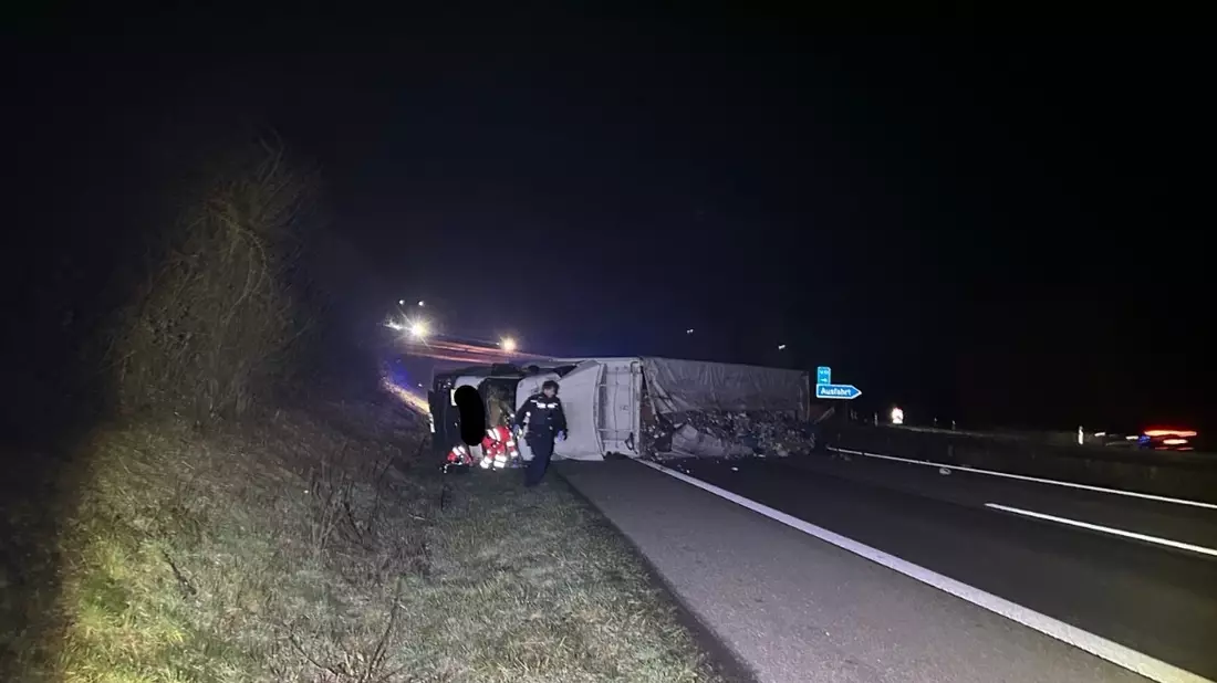 POL-PDLD: A65/AS LD-Nord - LKW-Unfall mit Vollsperrung der A65 (Nachtrag zu POL-PDLD: LKW-Unfall mit Vollsperrung der A65 | Presseportal - Bild: presseportal.de