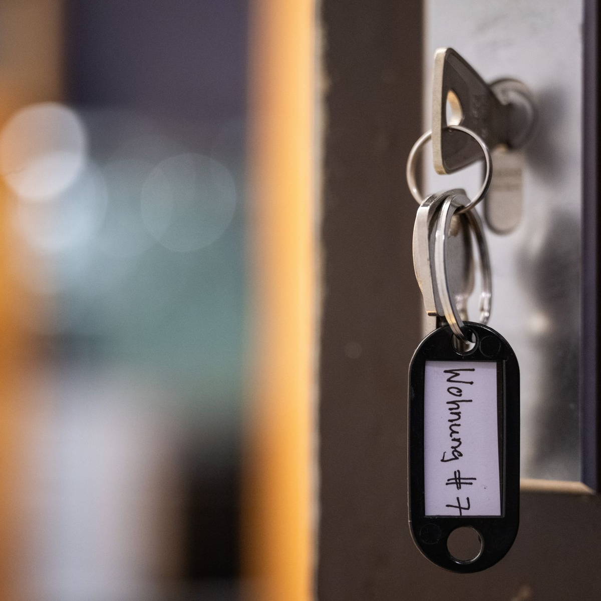 Eine bezahlbare Wohnung zu finden, ist vielerorts in Deutschland nicht leicht. (Symbolbild)  - Foto: Sebastian Gollnow/dpa