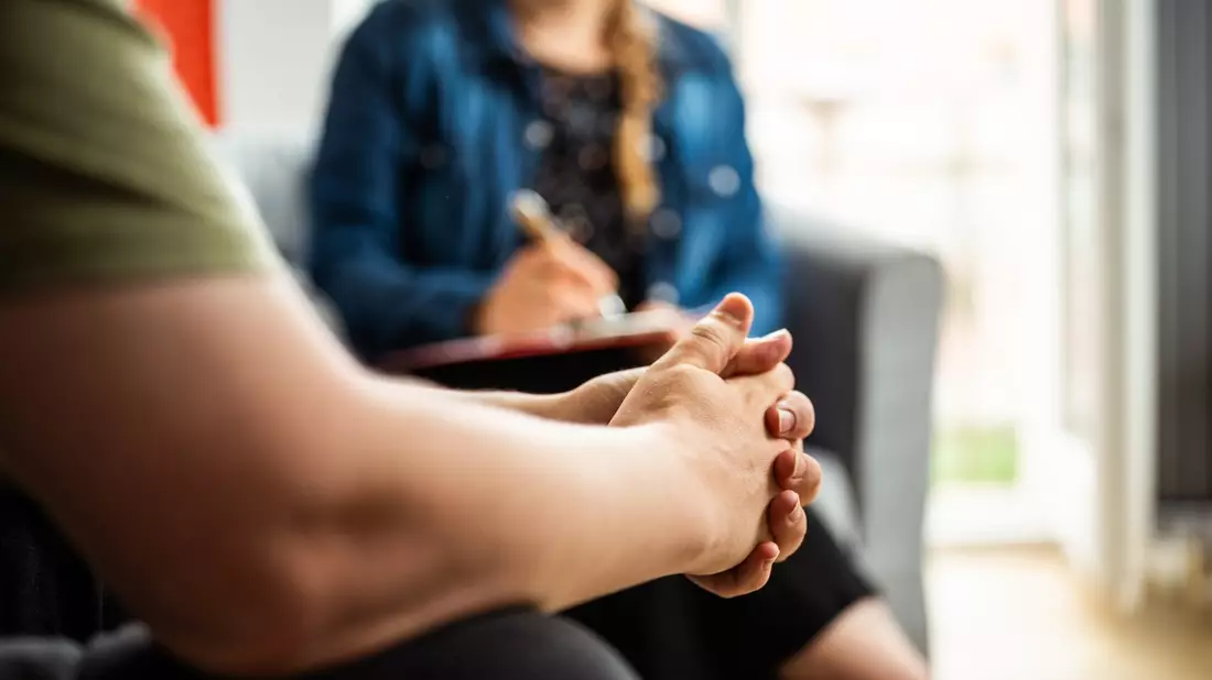 Die Dunkelfeldstudie LeSuBiA zeigt: Partnerschaftsgewalt betrifft Frauen und Männer, bleibt aber meist unsichtbar / Hohe Gewaltbetroffenheit, geringe Anzeigequote, Hilfesystem reicht nicht aus - Bild: presseportal.de