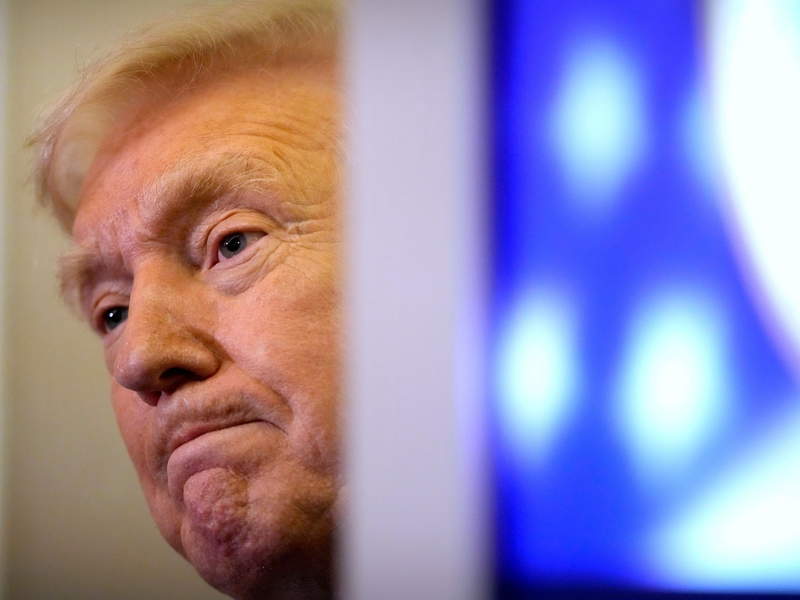 Was wusste US-Präsident Trump tatsächlich über Epstein? (Archivfoto) - Foto: Mark Schiefelbein/AP/dpa