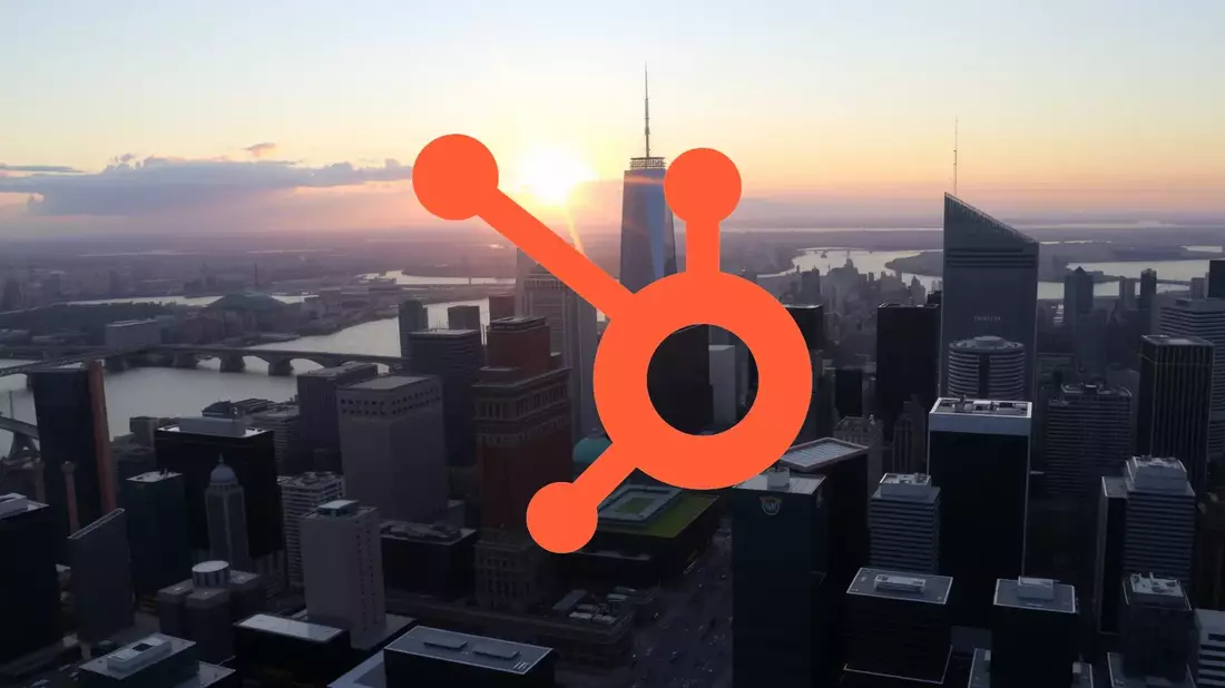 HubSpot Shares Hit Fresh Annual Low Ahead of Earnings - Bild: über boerse-global.de