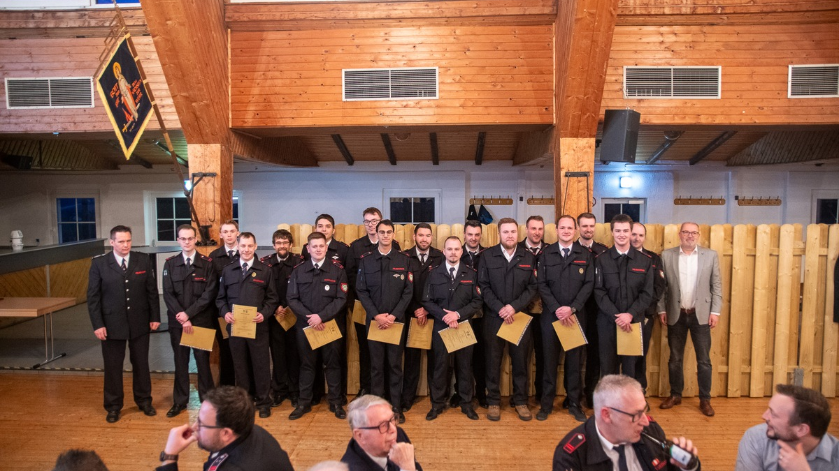 FW Finnentrop: Jahresdienstbesprechung der Freiwilligen Feuerwehr der Gemeinde Finnentrop - Foto: presseportal.de