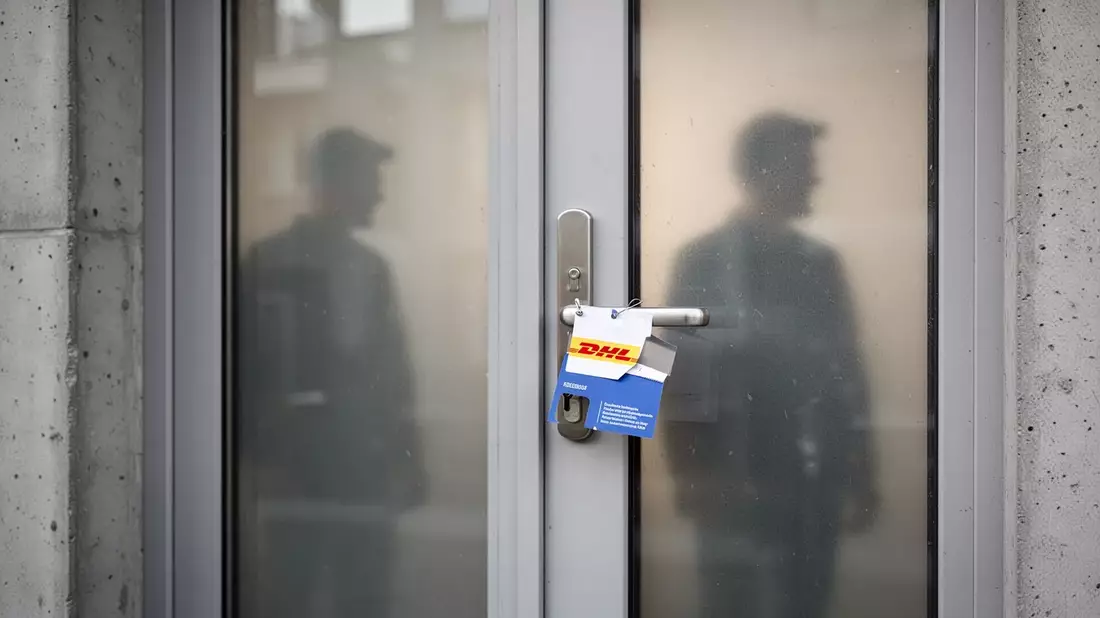 OLG Hamm bestätigt DHL-Praxis der Nachbarschaftszustellung - Bild: über boerse-global.de