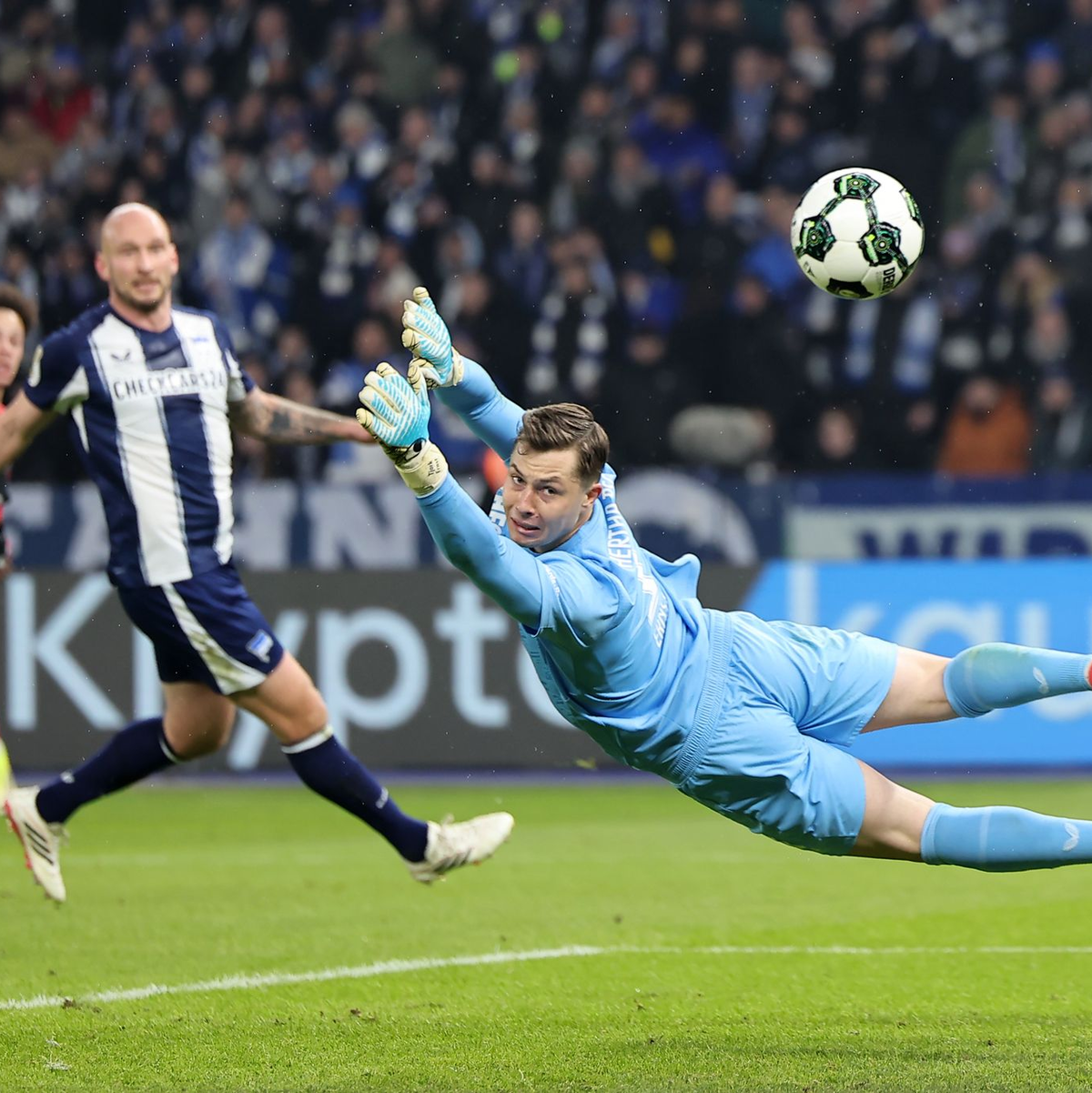 Tjark Ernst vereitelte viele Freiburger Chancen.  - Foto: Andreas Gora/dpa