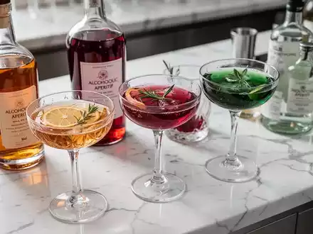 Alkoholfreie Aperitifs definieren 2026 die Trinkkultur neu - Foto: über boerse-global.de