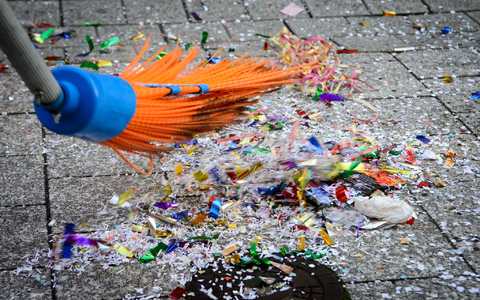 Ein Konfetti-Verbot sorgt für Diskussionen. (Symbolbild)   - Foto: Sina Schuldt/dpa