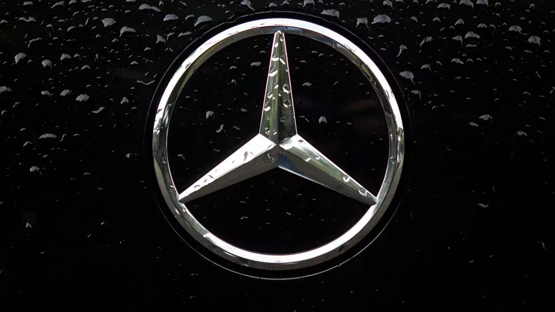 Mercedes-Benz: Kosten sollen runter. (Archivbild) - Bild: Marijan Murat/dpa