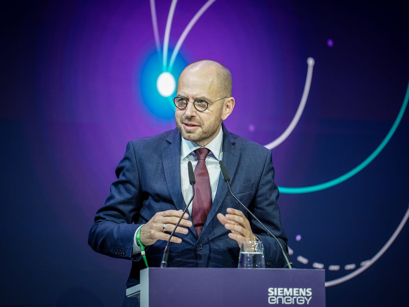 Siemens-Energy-Chef Christian Bruch kann sich über einen starken Start ins Jahr freuen. (Archivbild) - Foto: Kay Nietfeld/dpa