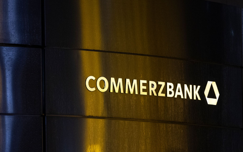 Die Commerzbank will ihren Gewinn noch stärker steigern, doch viele Analysten hatten mehr erwartet. - Foto: Hannes P. Albert/dpa
