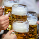 Weniger Menschen wegen Alkoholkonsum stationär im Krankenhaus (Symbolfoto) - Foto: Matthias Balk/dpa