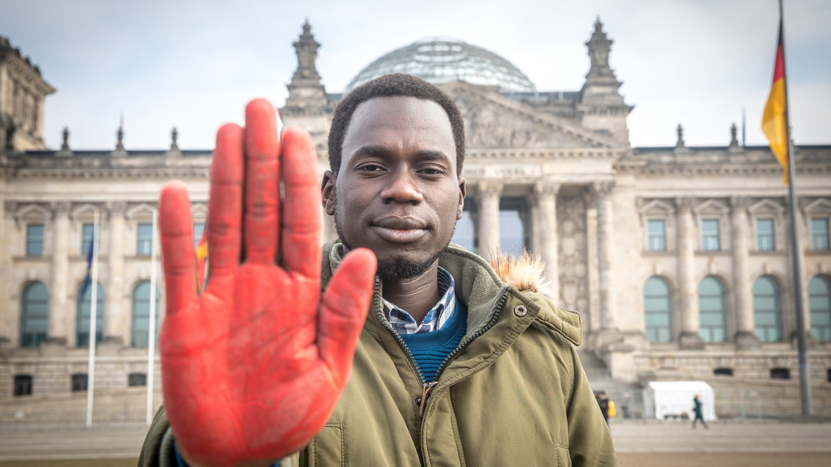 Ex-Kindersoldat appelliert an die Bundesregierung: 