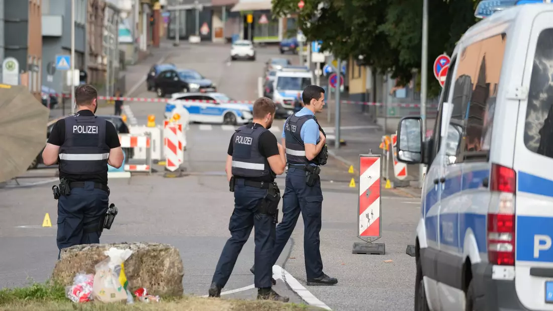 Die Polizisten hatten den jungen Mann nach einem mutmaßlichen Tankstellenraub fassen wollen. (Archivbild) - Bild: Patrick von Frankenberg/dpa