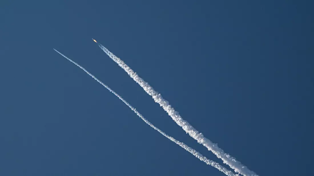 Mit dem Abbruch-Test wollten die Experten eine mögliche Flucht der Astronauten von der Rakete erproben.  - Bild: Pu Xiaoxu/XinHua/dpa