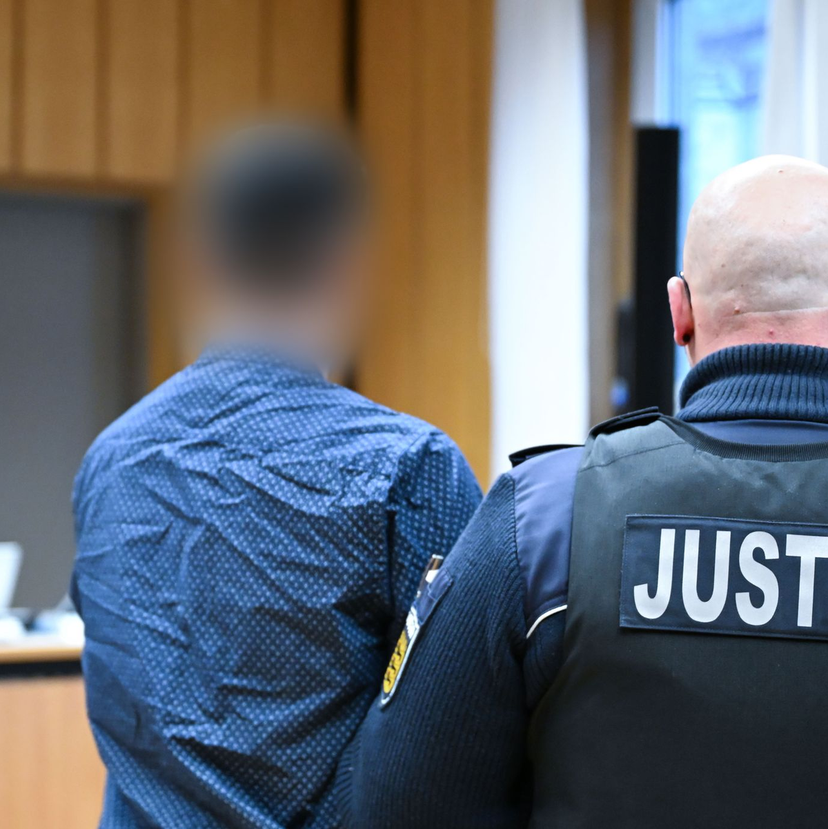 Ein 31-Jähriger soll vor allem in Baden-Württemberg und Nordrhein-Westfalen theoretische Führerscheinprüfungen für Fahrschüler absolviert haben und dafür 12.000 Euro erhalten haben.  - Foto: Katharina Kausche/dpa