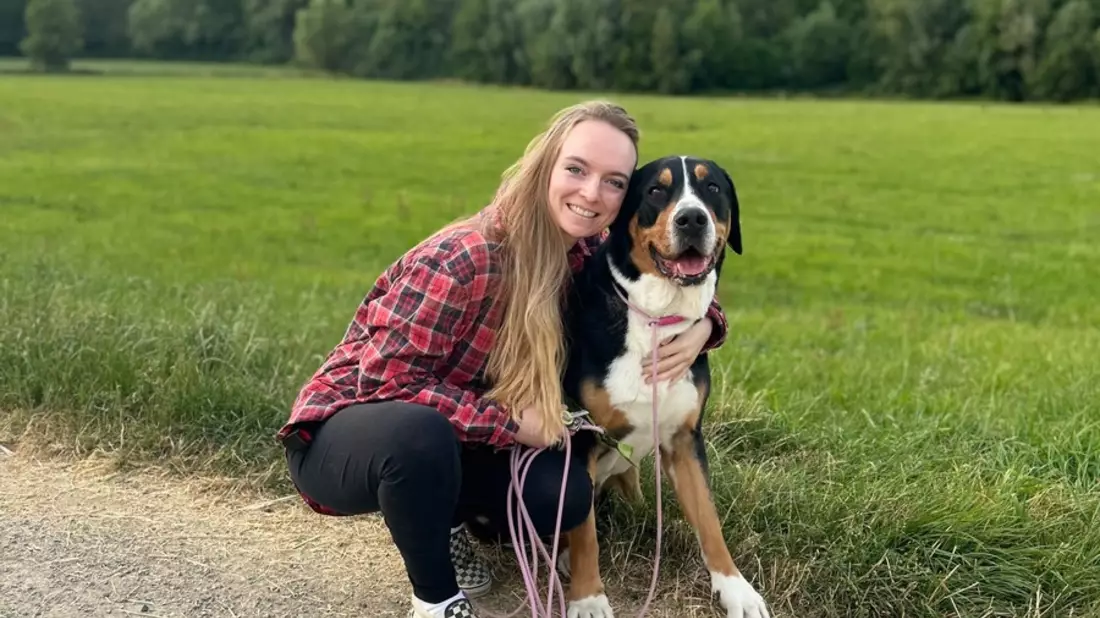 Warum die Hündin Snickers ihre Lebensfreude verlor... und dank moderner Schmerztherapie wieder zurückgewann / Wie eine frühzeitige Diagnose und die richtige Therapie Hunden mit Arthrose helfen können - Bild: presseportal.de