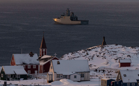 Rund um Grönland dürfte es künftig eine deutlich stärkere Nato-Präsenz geben. (Archivbild) - Foto: Evgeniy Maloletka/AP/dpa