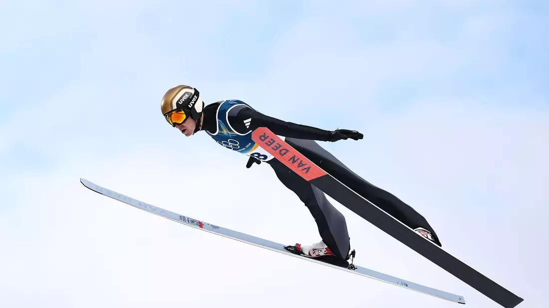 Vinzenz Geiger brachte sich beim Skispringen in eine gute Ausgangsposition, für Edelmetall reichte es trotzdem nicht. - Bild: Daniel Karmann/dpa
