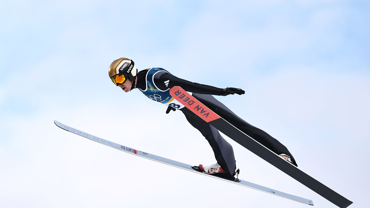 Vinzenz Geiger brachte sich beim Skispringen in eine gute Ausgangsposition, für Edelmetall reichte es trotzdem nicht. - Foto: Daniel Karmann/dpa