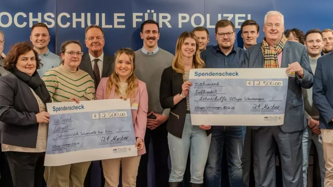 POL-HfPolBW: 5.000 Euro für den guten Zweck: Spendenübergabe des 21. Masterstudiengangs nach erfolgreicher Charity-Veranstaltung - Bild: presseportal.de