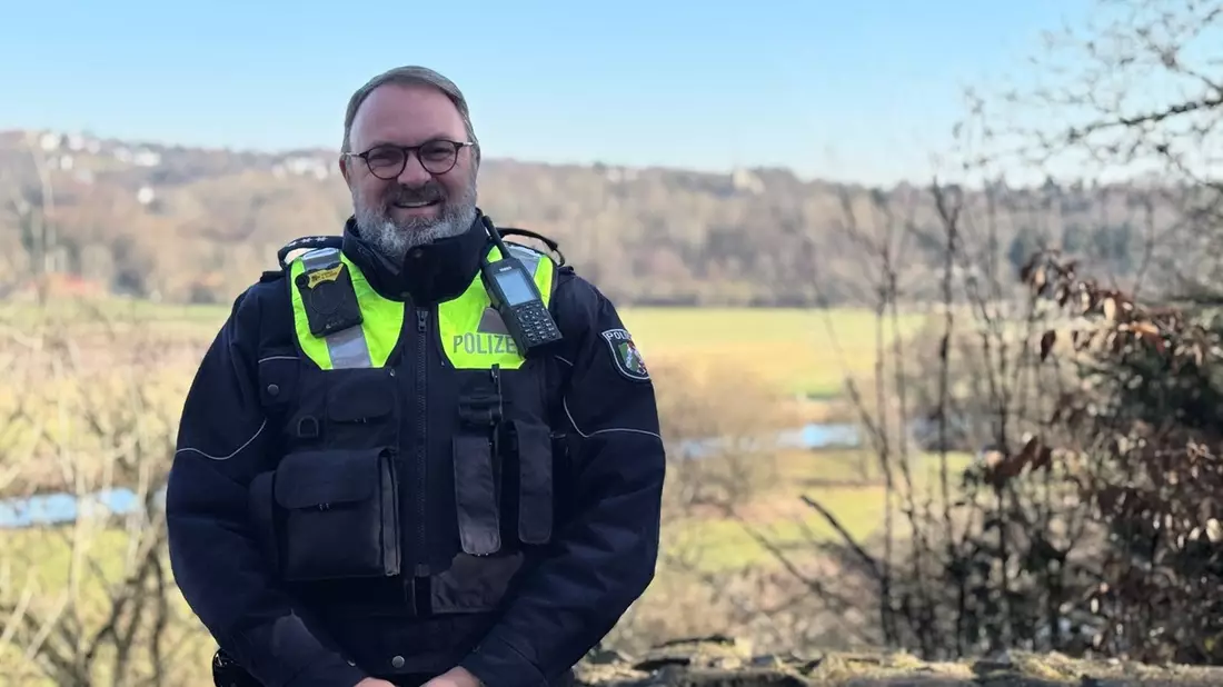 POL-EN: Hattingen: Neuer Bezirksdienstbeamter für Welper und Blankenstein - PHK Holger Sebastian tritt Nachfolge von PHK Frank Neuhaus an - Bild: presseportal.de