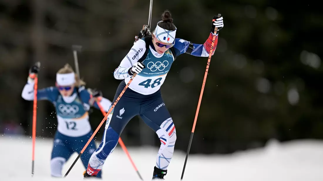 Zweites Rennen, zweites Gold: Julia Simon. - Bild: Hendrik Schmidt/dpa