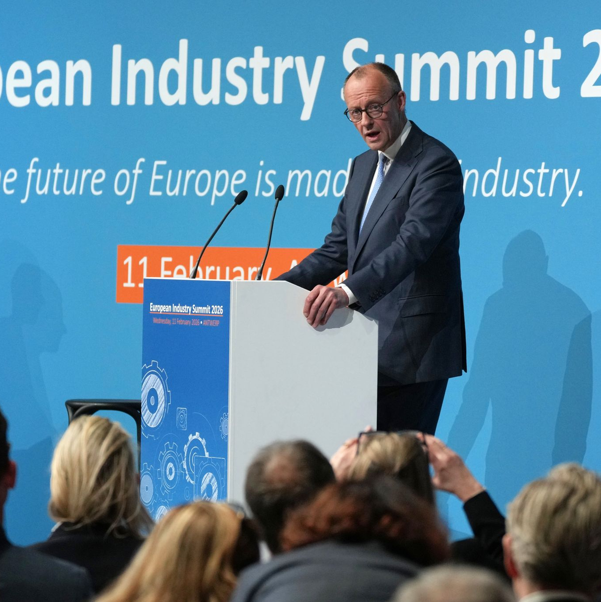 In seiner Rede grenzte sich Merz bewusst von Macron ab.  - Foto: Virginia Mayo/AP/dpa