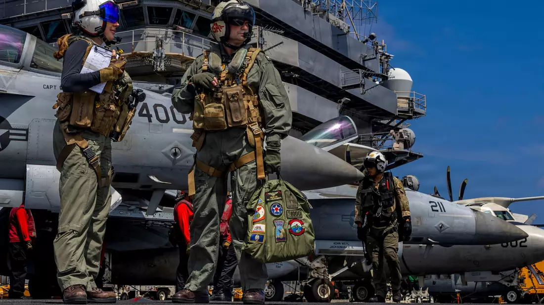 Die USA haben ihre Militärpräsenz in Nahost mit dem Flugzeugträger «USS Abraham Lincoln» verstärkt. (Archivbild) - Bild: Seaman Daniel Kimmelman/US Navy/AP/dpa