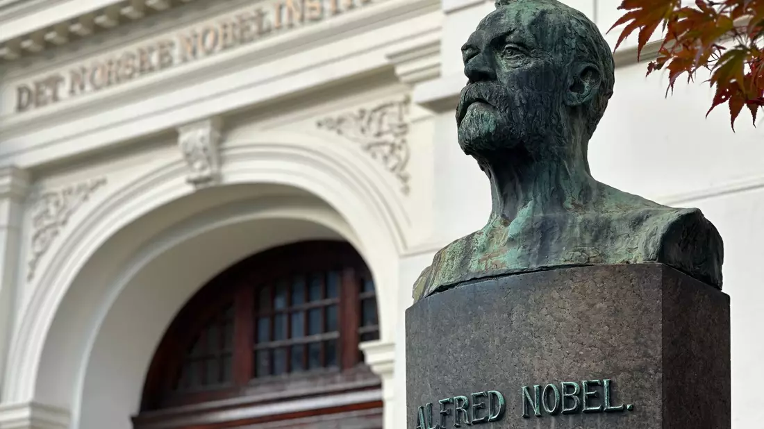 Der Friedensnobelpreis ist das Aushängeschild Norwegens. Doch selbst die prestigeträchtige Auszeichnung bleibt vom Epstein-Skandal nicht verschont. (Archivbild) - Bild: Steffen Trumpf/dpa