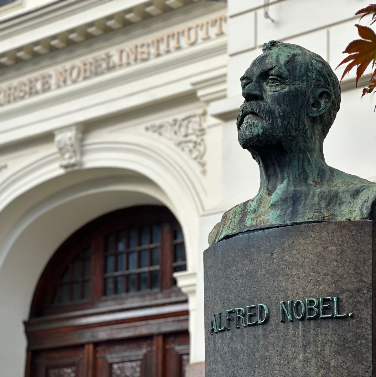 Der Friedensnobelpreis ist das Aushängeschild Norwegens. Doch selbst die prestigeträchtige Auszeichnung bleibt vom Epstein-Skandal nicht verschont. (Archivbild) - Foto: Steffen Trumpf/dpa